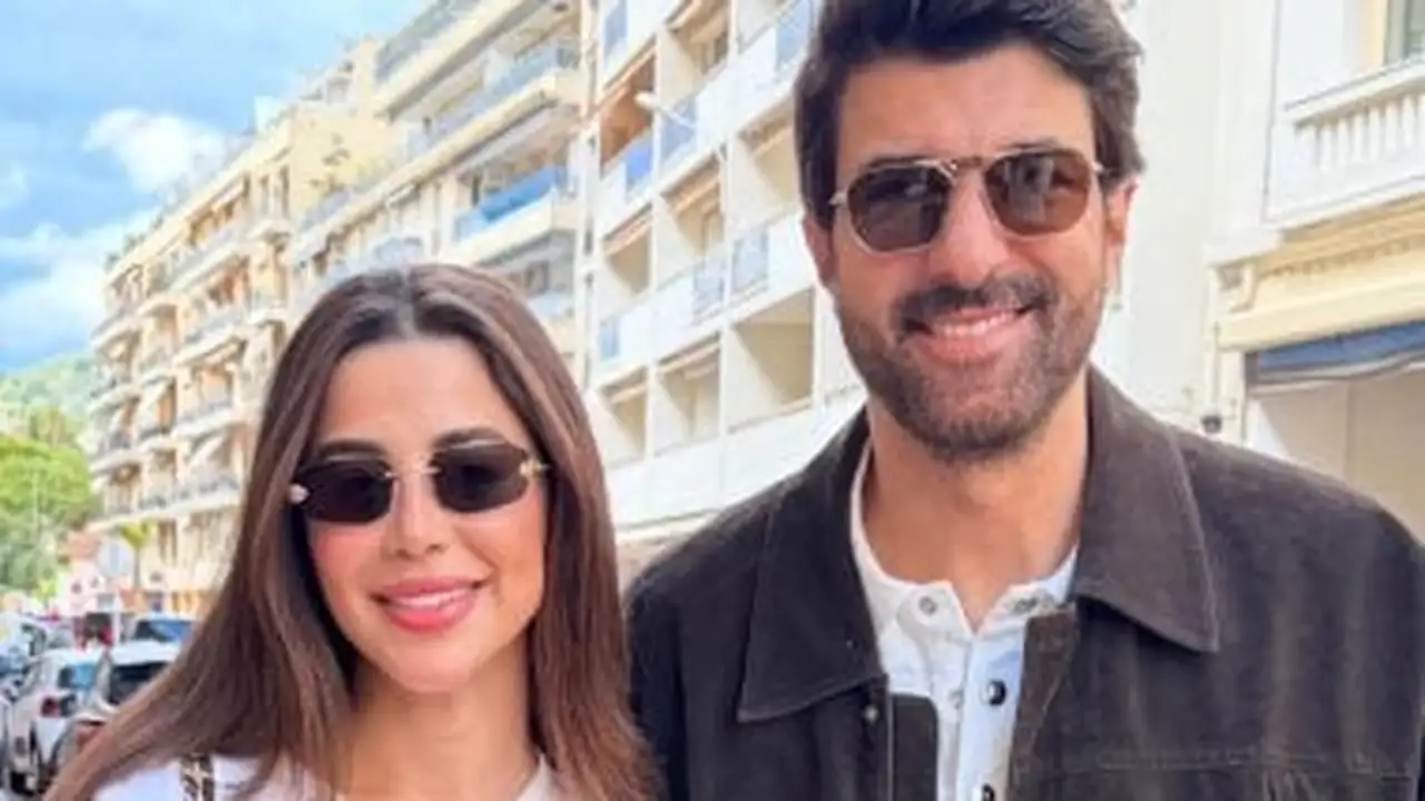 في لقطة مميزة.. يارا السكرى تنشر صورة جديدة مع إنجين أكيوريك